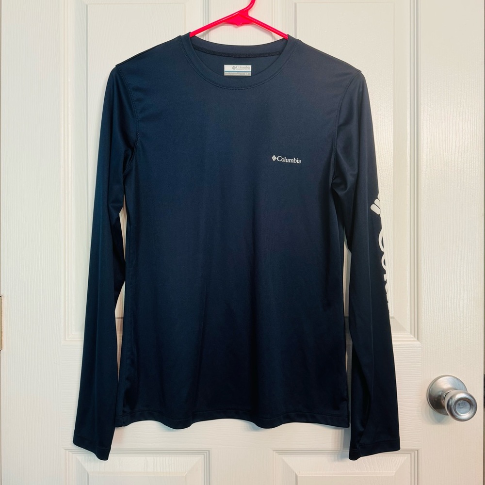 Women’s Gently Used Columbia Navy Blue Sun Shirt Size S